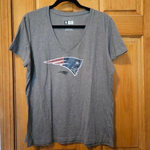 Womens Size XXL Grey V Nech Short Sleeved T Shirt New England Patriots  NFL